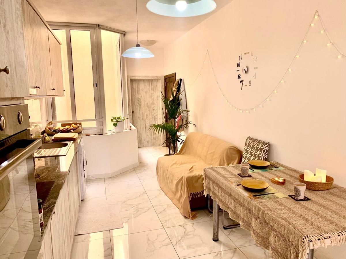 Private Bedroom With Balcony In A Shared Apartment At The Bay Of Xlendi Εξωτερικό φωτογραφία