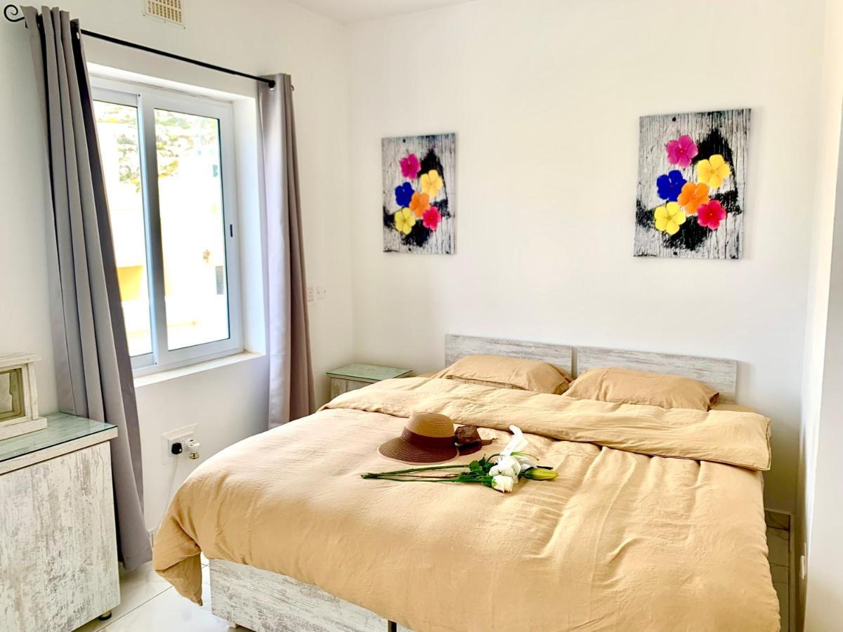Private Bedroom With Balcony In A Shared Apartment At The Bay Of Xlendi Εξωτερικό φωτογραφία