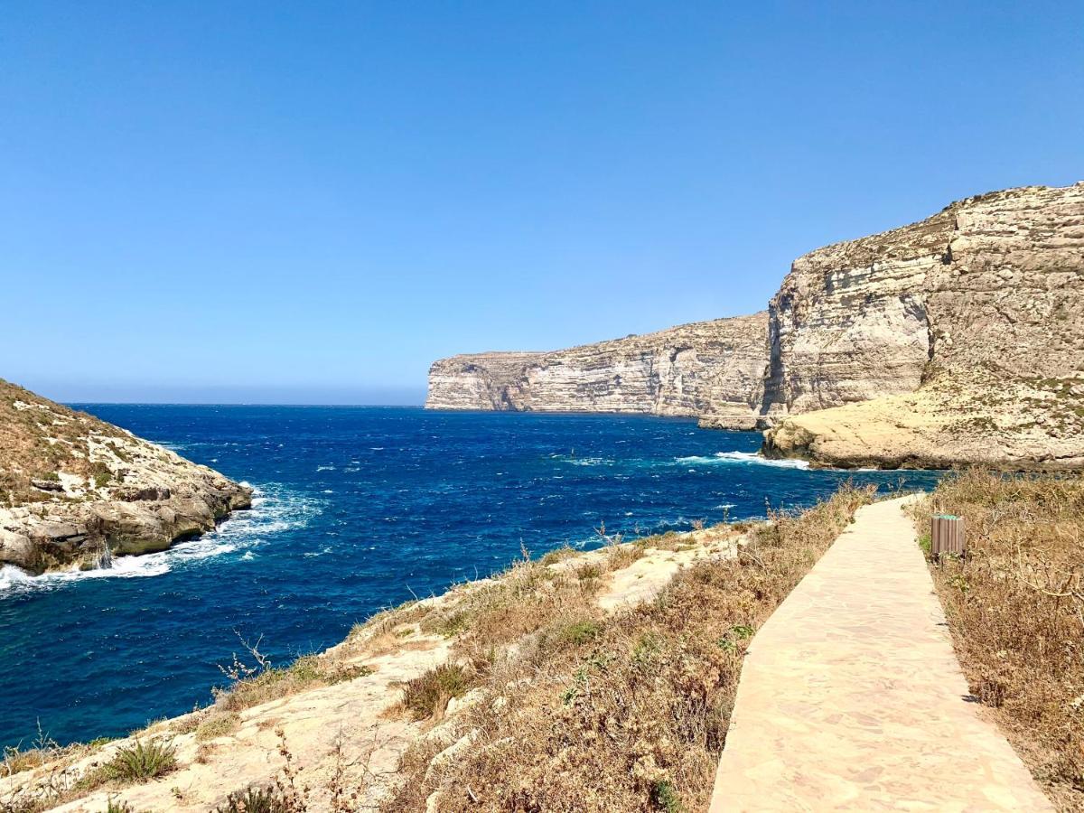 Private Bedroom With Balcony In A Shared Apartment At The Bay Of Xlendi Εξωτερικό φωτογραφία