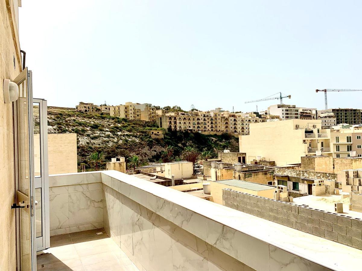 Private Bedroom With Balcony In A Shared Apartment At The Bay Of Xlendi Εξωτερικό φωτογραφία